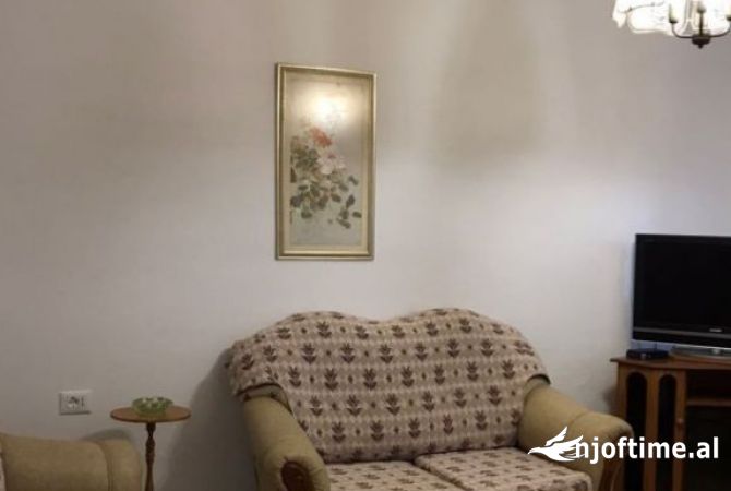 Shtepi me qera 3+1 ne Tirane - 53,000 Leke