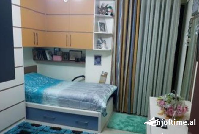 Shtepi ne shitje Apartament ne Tirane, 1+1, Mobilimi E mobiluar, Pagesa 92,000  Euro.