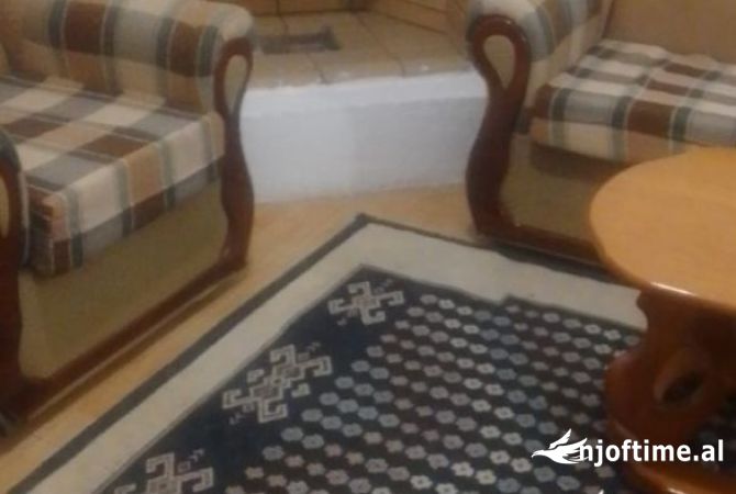 Shtepi me qera Apartament ne Tirane, 1+1, Mobilimi E mobiluar, Pagesa 35,000  Leke.
