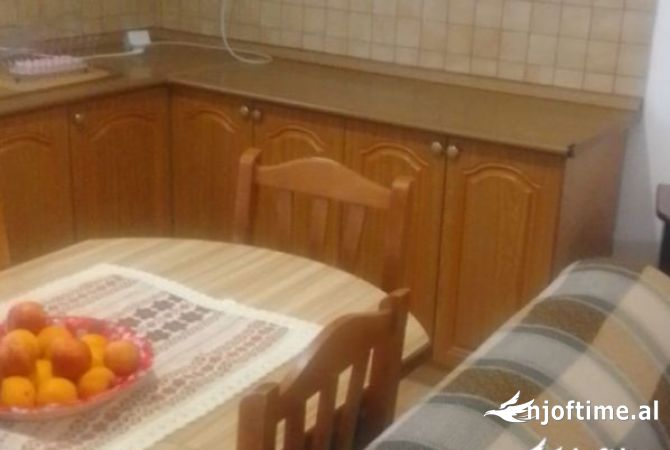 Shtepi me qera 1+1 ne Tirane - 35,000 Leke