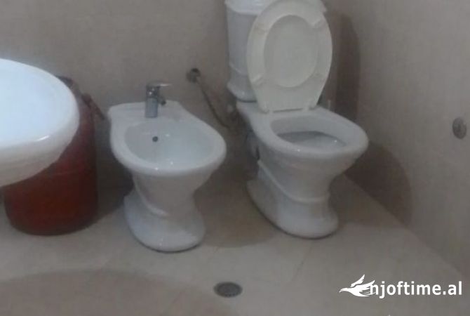 Shtepi me qera 1+1 ne Tirane - 35,000 Leke