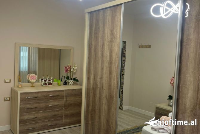 Shtepi me qera Apartament ne Tirane, 1+1, Mobilimi E mobiluar, Pagesa 900  Euro.