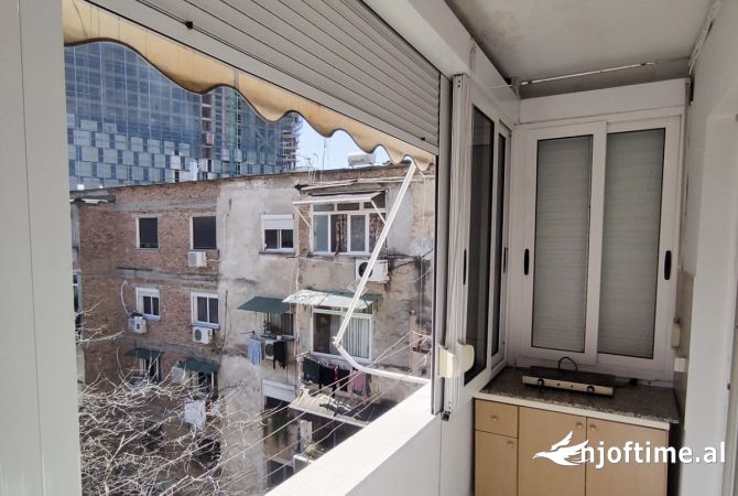 Shtepi me qera Apartament ne Tirane, 1+1, Mobilimi E mobiluar, Pagesa 700  Euro.