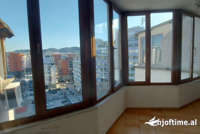 Shtepi me qera 1+1 ne Tirane - 45,000 Leke