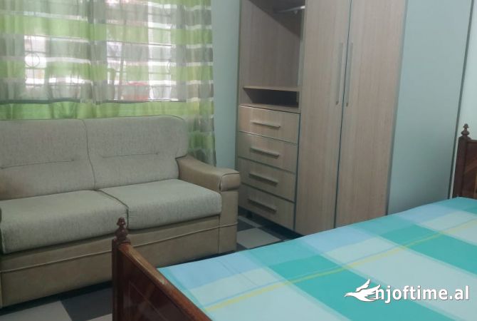 Shtepi me qera Apartament ne Tirane, Garsoniere, Mobilimi E mobiluar, Pagesa 32,000  Leke.