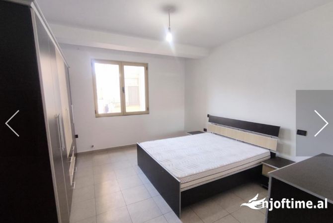 Shtepi ne shitje Apartament ne Tirane, 2+1, Mobilimi E mobiluar, Pagesa 93,000  Euro.