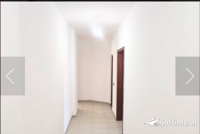 Shtepi ne shitje Apartament ne Tirane, 2+1, Mobilimi E mobiluar, Pagesa 93,000  Euro.