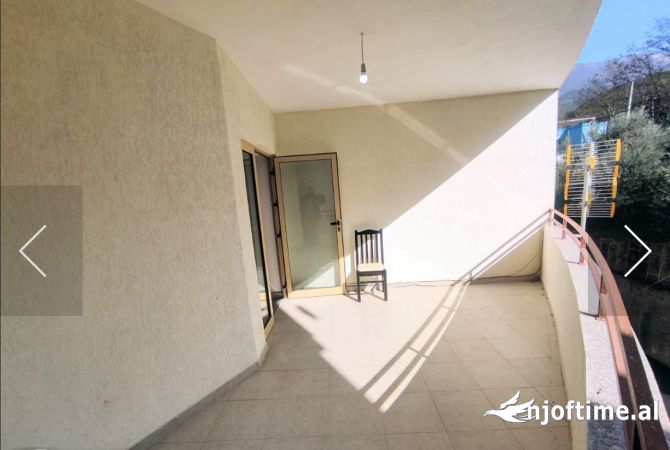 Shtepi ne shitje Apartament ne Tirane, 2+1, Mobilimi E mobiluar, Pagesa 93,000  Euro.