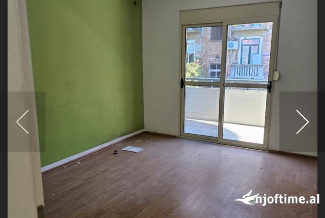 Ambient biznesi me qera 3+1 ne Tirane - 1,500 Euro