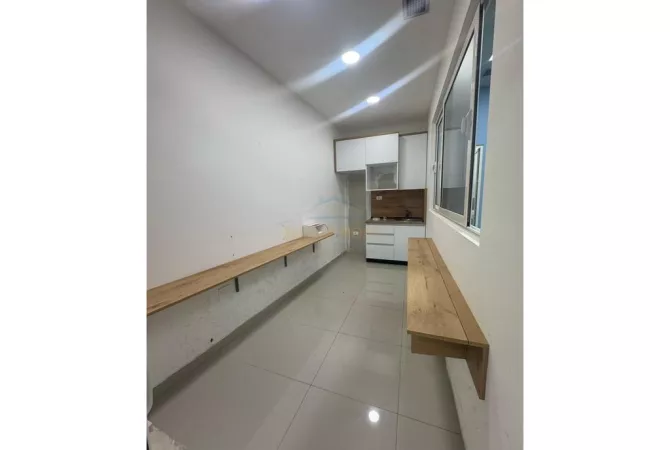Ambjent biznesi me qera 1+1 ne Tirane - 3,200 Euro