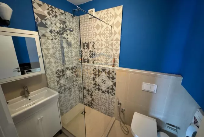Shtepi me qera 3+1 ne Tirane - 1,200 Euro