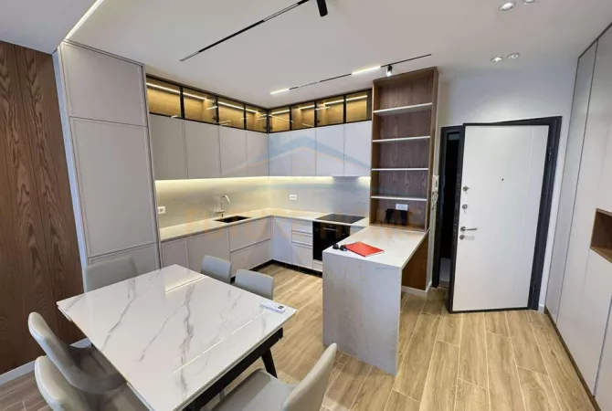 Shtepi me qera Apartament ne Tirane, 1+1, Mobilimi E mobiluar, Pagesa 650  Euro.