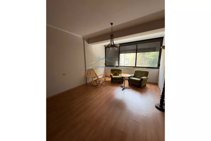 Shtepi me qera Apartament ne Tirane, 2+1, Mobilimi E mobiluar, Pagesa 750  Euro.