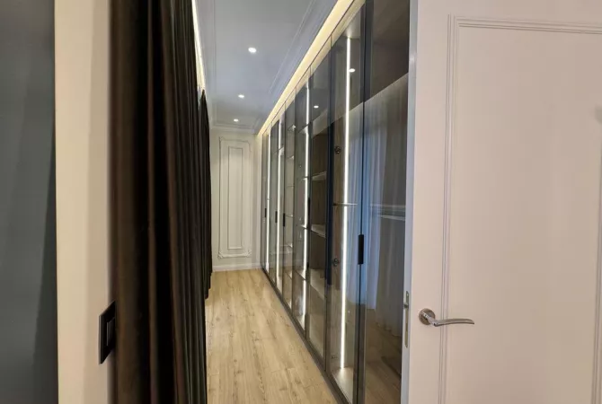 Shtepi ne shitje Apartament ne Tirane, 3+1, Mobilimi E mobiluar, Pagesa 400,000  Euro.