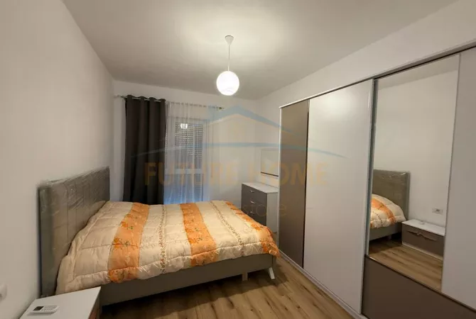 Shtepi me qera Apartament ne Tirane, 2+1, Mobilimi E mobiluar, Pagesa 1,000  Euro.