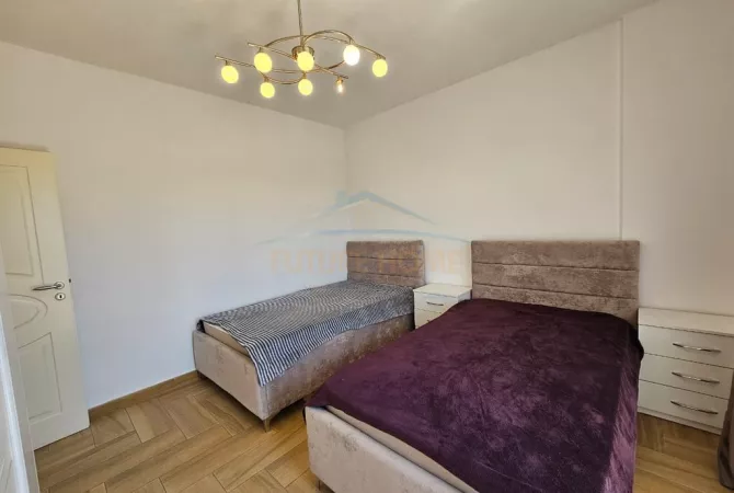 Shtepi me qera Apartament ne Tirane, 2+1, Mobilimi E mobiluar, Pagesa 800  Euro.