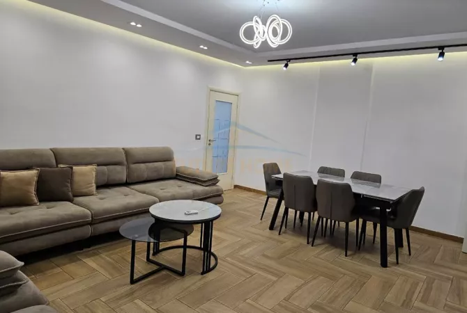Shtepi me qera 2+1 ne Tirane - 800 Euro