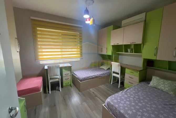 Shtepi me qera Apartament ne Tirane, 2+1, Mobilimi E mobiluar, Pagesa 800  Euro.