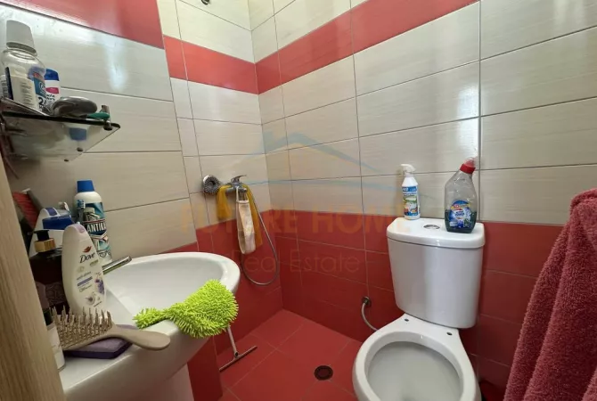 Shtepi me qera Apartament ne Tirane, 2+1, Mobilimi E mobiluar, Pagesa 590  Euro.