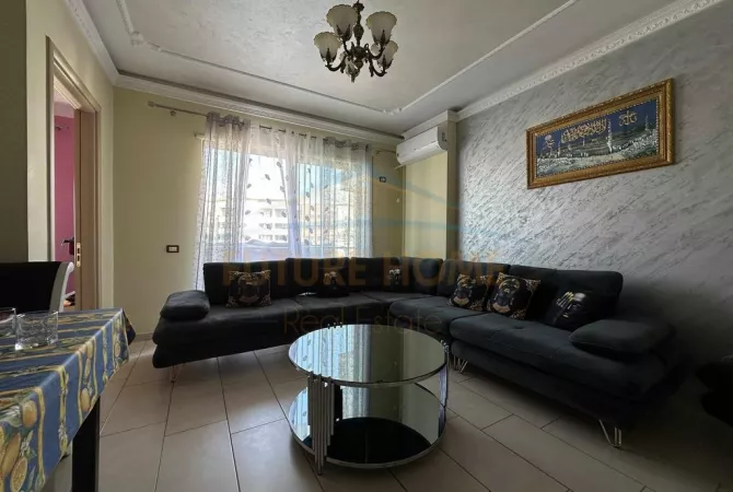 Shtepi me qera 2+1 ne Tirane - 590 Euro