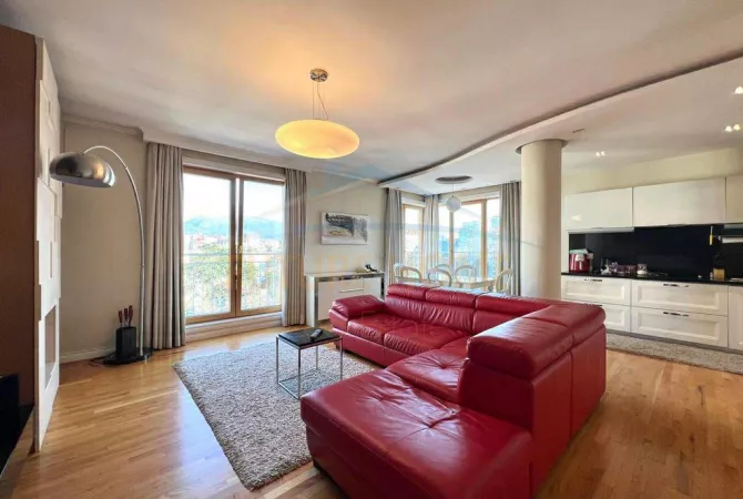 Shtepi me qera 2+1 ne Tirane - 1,600 Euro