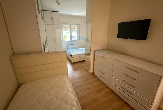 Shtepi me qera 2+1 ne Tirane - 900 Euro