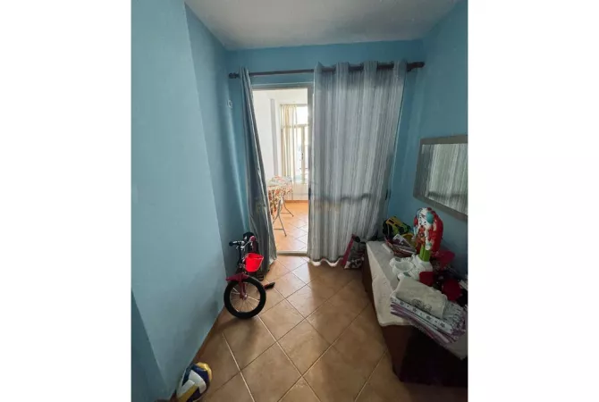 Shtepi ne shitje Apartament ne Tirane, 2+1, Mobilimi E mobiluar, Pagesa 140,000  Euro.