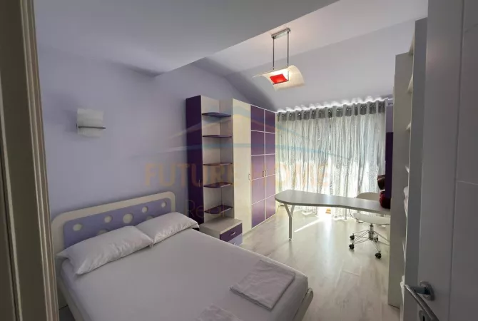 Shtepi me qera Vila Luksoze ne Tirane, 3+1, Mobilimi E mobiluar, Pagesa 3,500  Euro.