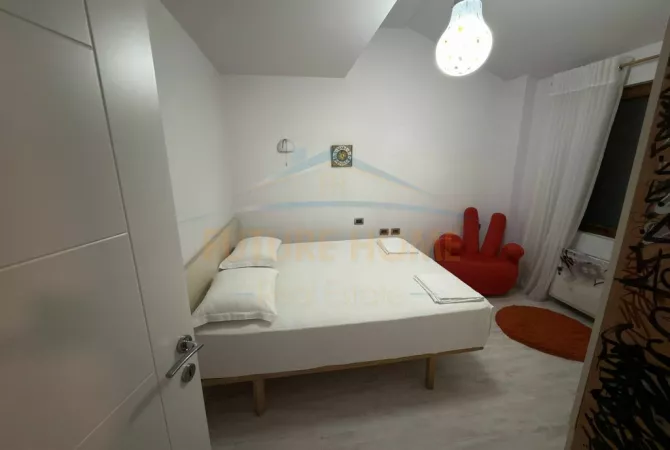 Shtepi me qera Vila Luksoze ne Tirane, 3+1, Mobilimi E mobiluar, Pagesa 3,500  Euro.