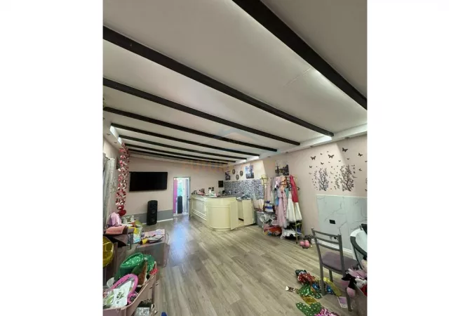 Qira, Ambient biznesi, Unaza e Re.