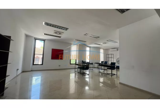 Ambient biznesi me qera 1+1 ne Tirane - 1,001 Euro