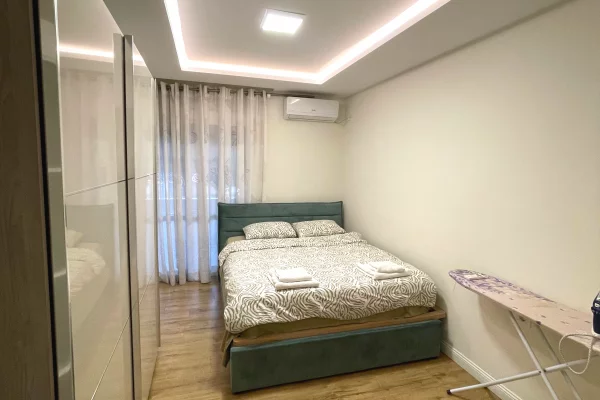 Shtepi me qera Apartament ne Tirane, 2+1, Mobilimi E mobiluar, Pagesa 1,000  Euro.