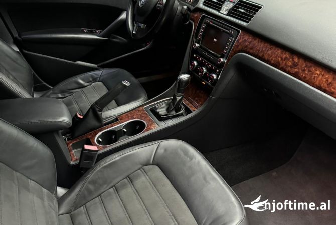 Makina ne shitje ne Tirane, Volkswagen, 2014 Diesel,Kambio Automatik Pagesa 740,000  Leke.