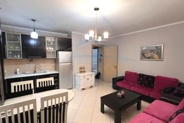 Shtepi me qera 1+1 ne Tirane - 450 Euro