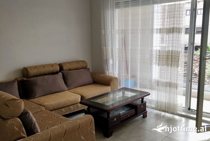 Shtepi me qera 1+1 ne Tirane - 35,000 Leke