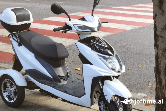 Motorra ne shitje ne Tirane - 2,300 Euro