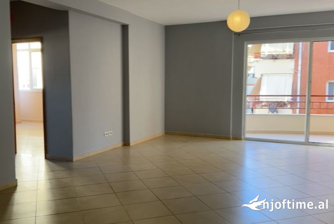 Shtepi me qera 2+1 ne Tirane - 40,000 Leke