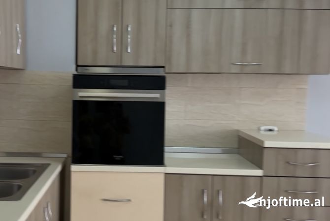 Shtepi me qera 2+1 ne Tirane - 40,000 Leke