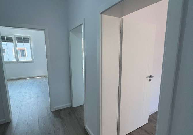 Shtepi ne shitje Apartament ne Tirane, 2+1, Mobilimi Bosh, pa mobiluar, Pagesa 150,000  Euro.