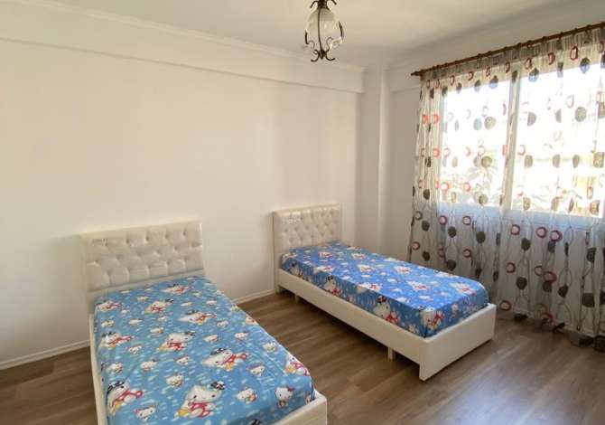 Shtepi ne shitje Apartament ne Tirane, 2+1, Mobilimi E mobiluar, Pagesa 125,000  Euro.