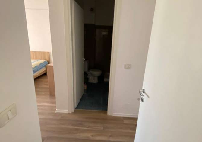 Shtepi ne shitje Apartament ne Tirane, 2+1, Mobilimi E mobiluar, Pagesa 125,000  Euro.