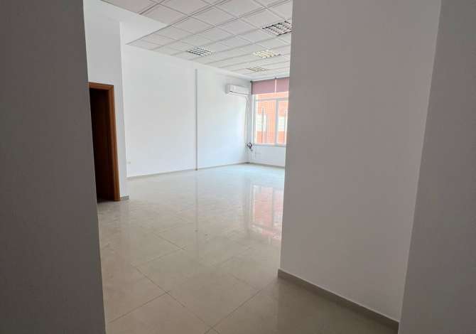 Ambient biznesi me qera 3+1 ne Tirane - 700 Euro