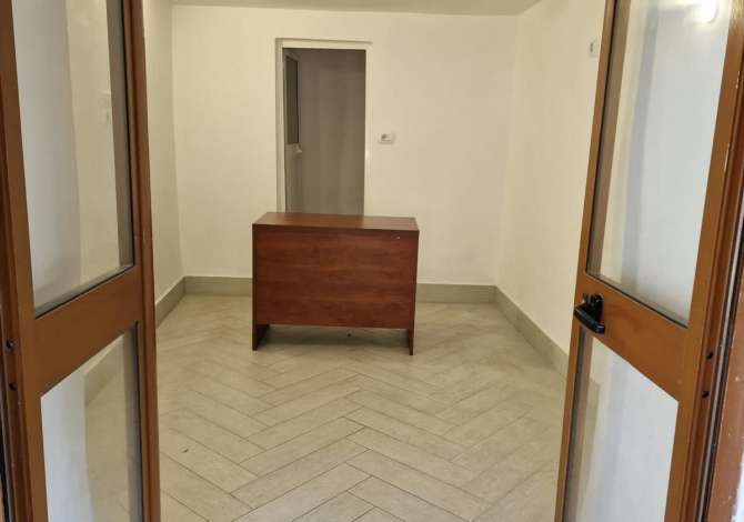 Ambient biznesi me qera 1+1 ne Tirane - 1,000 Euro