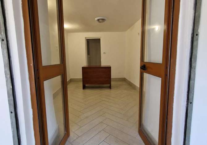 Ambient biznesi me qera 1+1 ne Tirane - 1,000 Euro