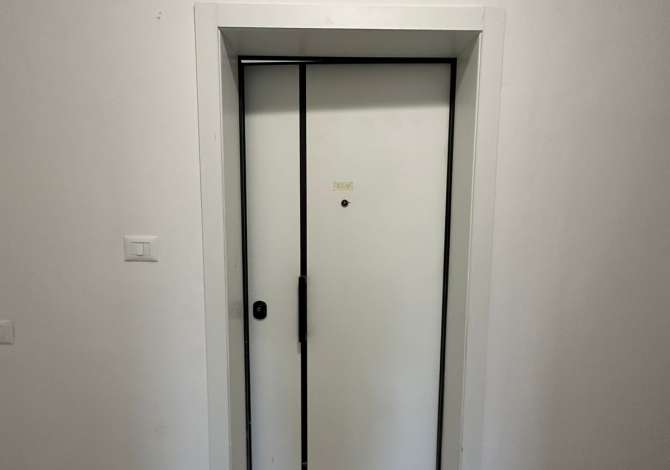 Jepet ambient per zyra me qera ne Myslym Shyr 700 euro