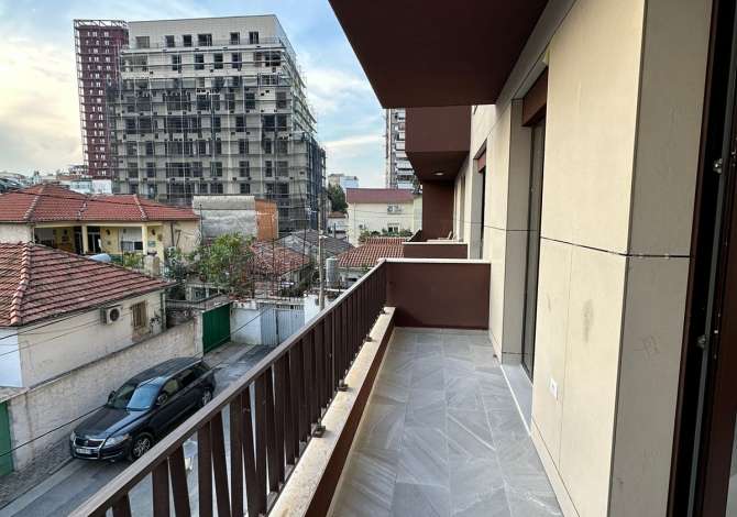 Jepet ambient per zyra me qera ne Myslym Shyr 700 euro