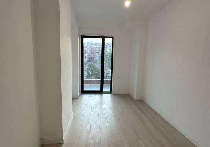 Jepet ambient per zyra me qera ne Myslym Shyr 700 euro