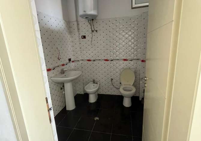 Shtepi me qera 2+1 ne Tirane - 40,000 Leke