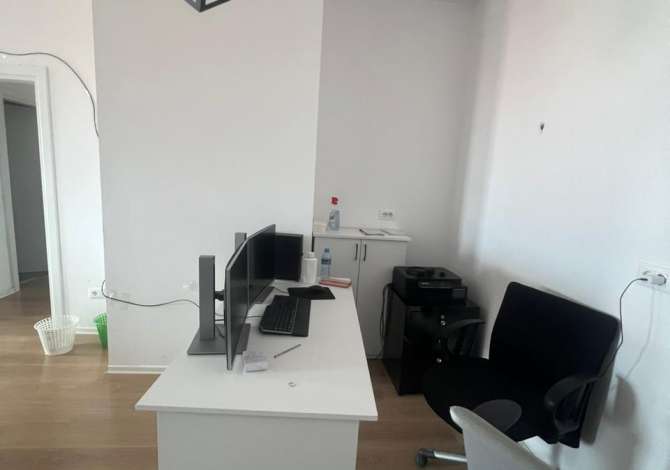 Ambient biznesi me qera 3+1 ne Tirane - 1,700 Euro