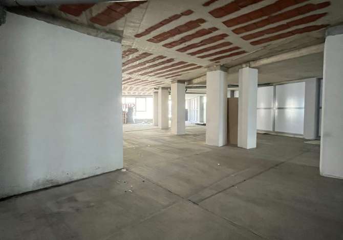 Shitet ambjent 660 meter katror ne Astir 